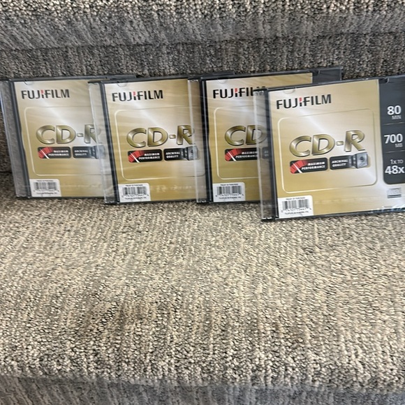 Fujifilm CD-R 4 Pack blank Recordable Compact Disk 80 Min NEW Sealed 700mb - Picture 2 of 5